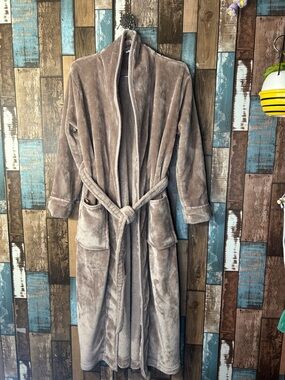 Plush Shawl-Collar Long Robe with Front Pockets